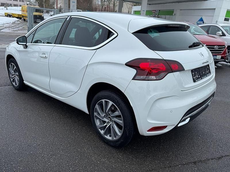 Gebraucht Citroën DS4 So Chic 120 PS (88 kW) 2011 Weiß Kleinwagen