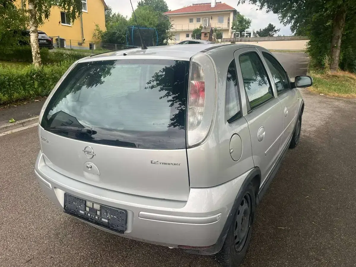 Gebraucht Opel Corsa 80 PS (58 kW) 2006 Silber Kleinwagen