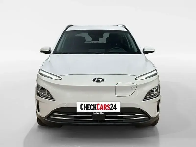 Gebraucht Hyundai Kona Select 100 kW (136 PS) 2021 Weiß SUV