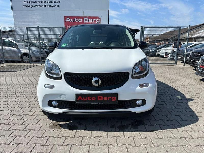 Second-hand Smart ForFour Basis 90 CP (66 kW) 2015 Negru Hatchback