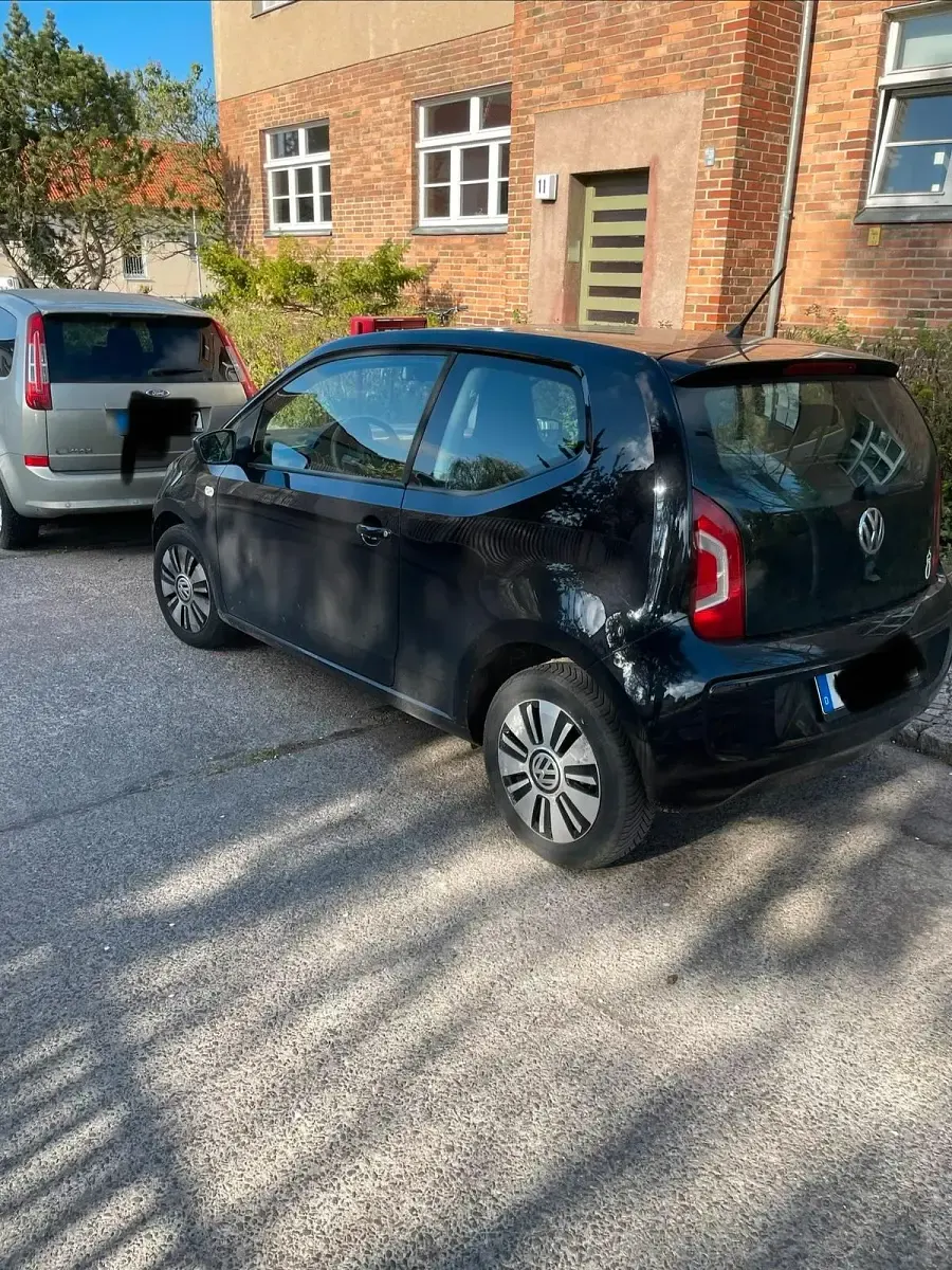Używany VW up! 75 KM (55 kW) 2012 Czarny Hatchback