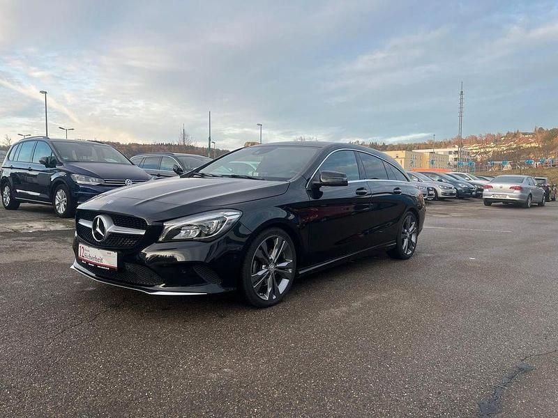 Gebraucht Mercedes CLA180 122 PS (89 kW) 2016 Schwarz Limousine
