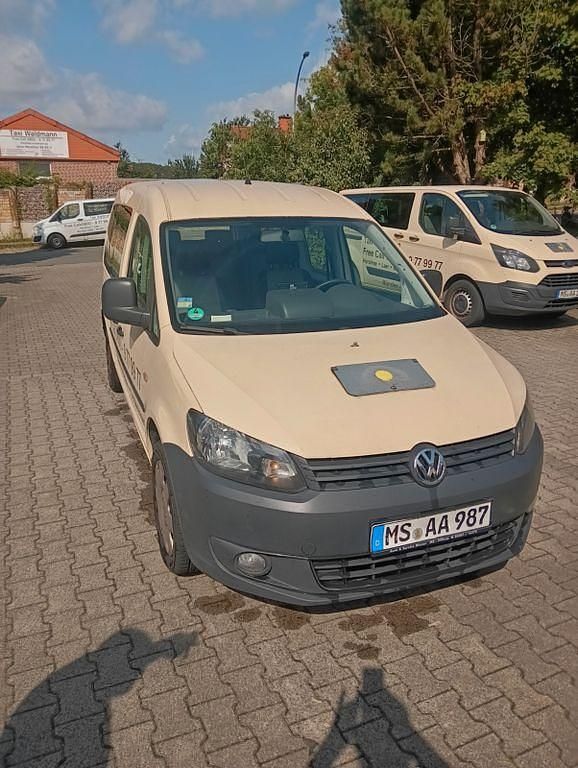 Beige Gebraucht 2013 VW Caddy Maxi Van / Kleinbus | 9.990 € - Bild 1/4