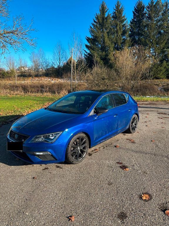 Blau Gebraucht 2020 Seat Leon FR Limousine | 20.500 € (Etwas zu teuer) - Bild 1/4
