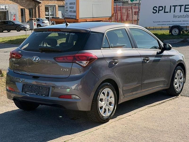Gebraucht Hyundai i20 75 PS (55 kW) 2015 Limousine