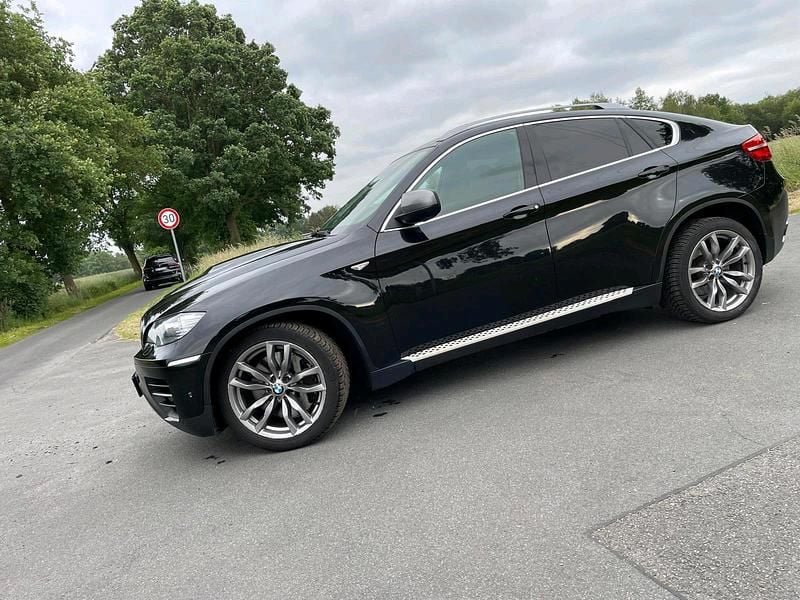 Schwarz Gebraucht 2013 BMW X6 M50 SUV | 18.500 € (Fairer Preis) - Bild 1/4