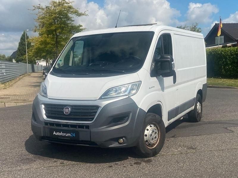 Weiß Gebraucht 2017 Fiat Ducato Van | 7.999 € - Bild 1/4