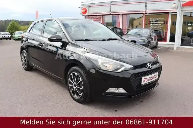 Gebraucht Hyundai i20 75 PS (55 kW) 2017 Schwarz Kleinwagen