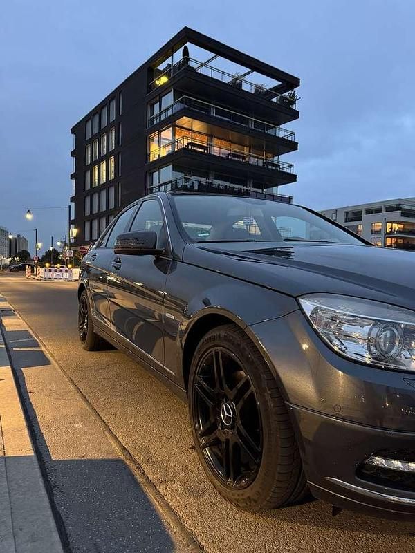 Gebraucht Mercedes C180 156 PS (114 kW) 2010 Limousine