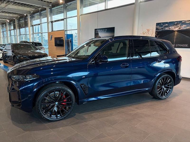 Neu BMW X5 Performance 352 PS (258 kW) 2026 Blau SUV