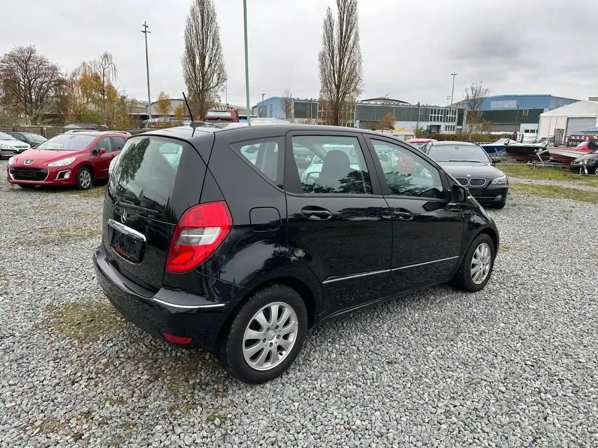 Gebraucht Mercedes A160 95 PS (69 kW) 2011 Schwarz Limousine