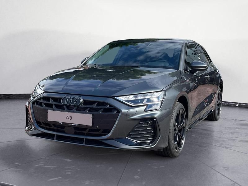 Grau Neu 2025 Audi A3 Sportback S-Line Kombi | 36.492 € (Guter Preis) - Bild 1/4