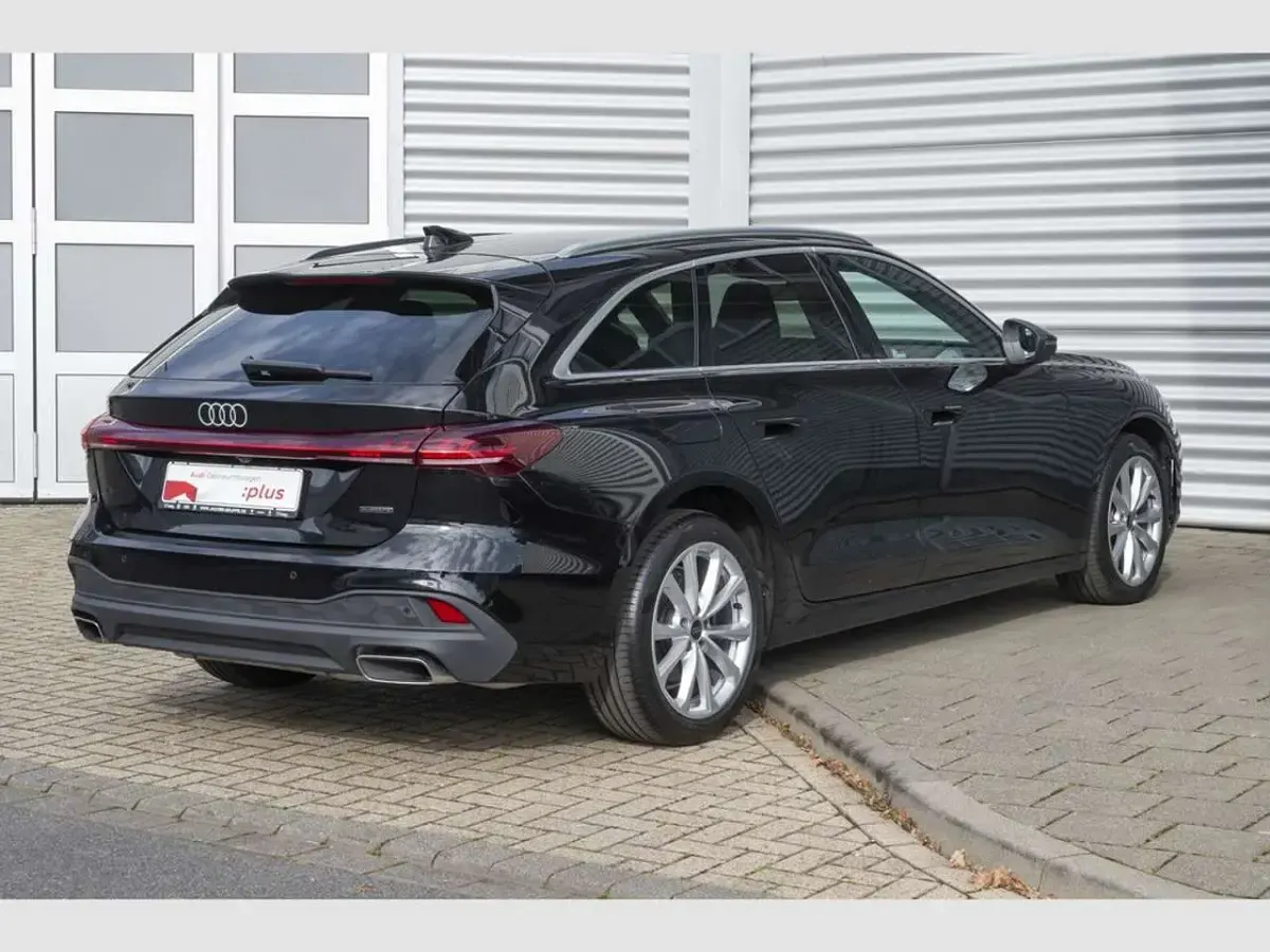 Gebraucht Audi A5 Ambiente 204 PS (150 kW) 2025 Mythosschwarz Kombi
