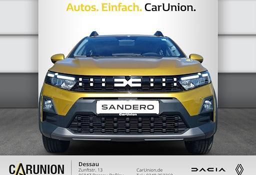 Neu Dacia Sandero Expression 110 PS (80 kW) 2026 Gelb Limousine