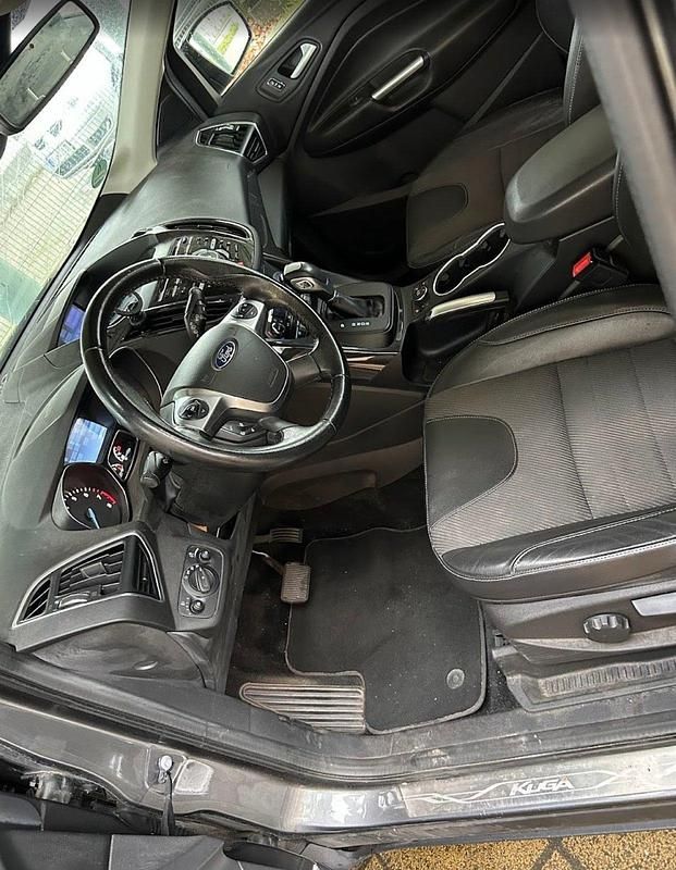 Gebraucht Ford Kuga Titanium 182 PS (133 kW) 2015 Silber SUV