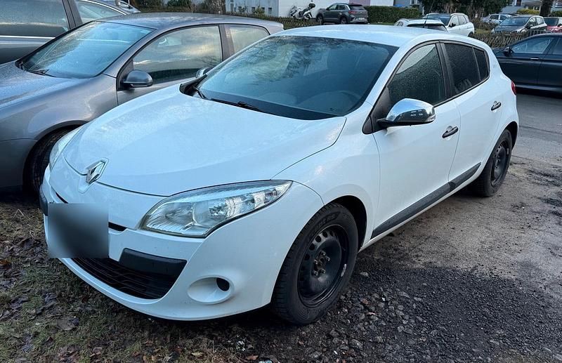 Gebraucht Renault Mégane 110 PS (80 kW) 2011 Weiß Limousine