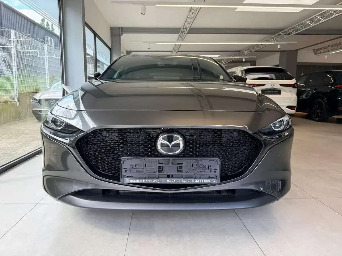 Neu Mazda 3 Homura-Line 140 PS (102 kW) 2026 Machine gray Limousine
