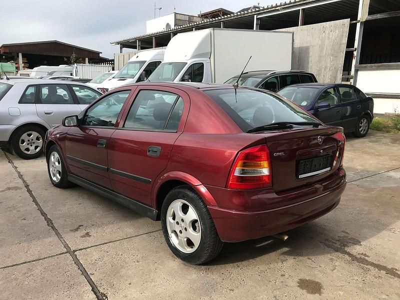 Gebraucht Opel Astra Elegance 101 PS (74 kW) 1999 Dunkelrot Limousine