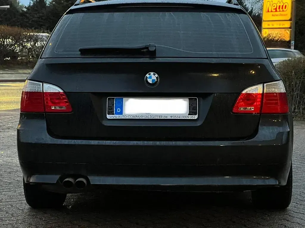 Gebraucht BMW 525 Exclusive 197 PS (144 kW) 2009 Schwarz Kombi