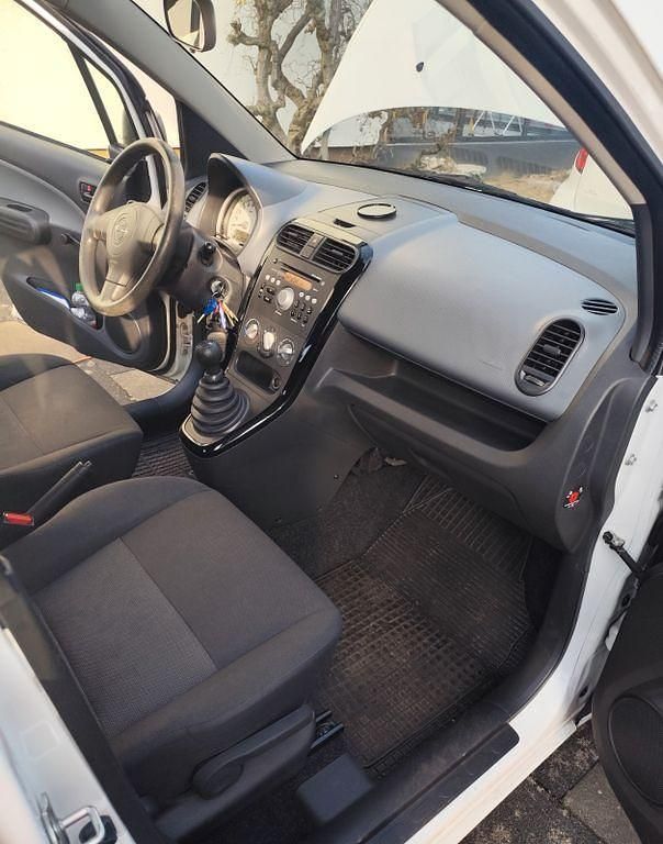 Gebraucht Opel Agila Edition 65 PS (47 kW) 2011 Weiß Kleinwagen