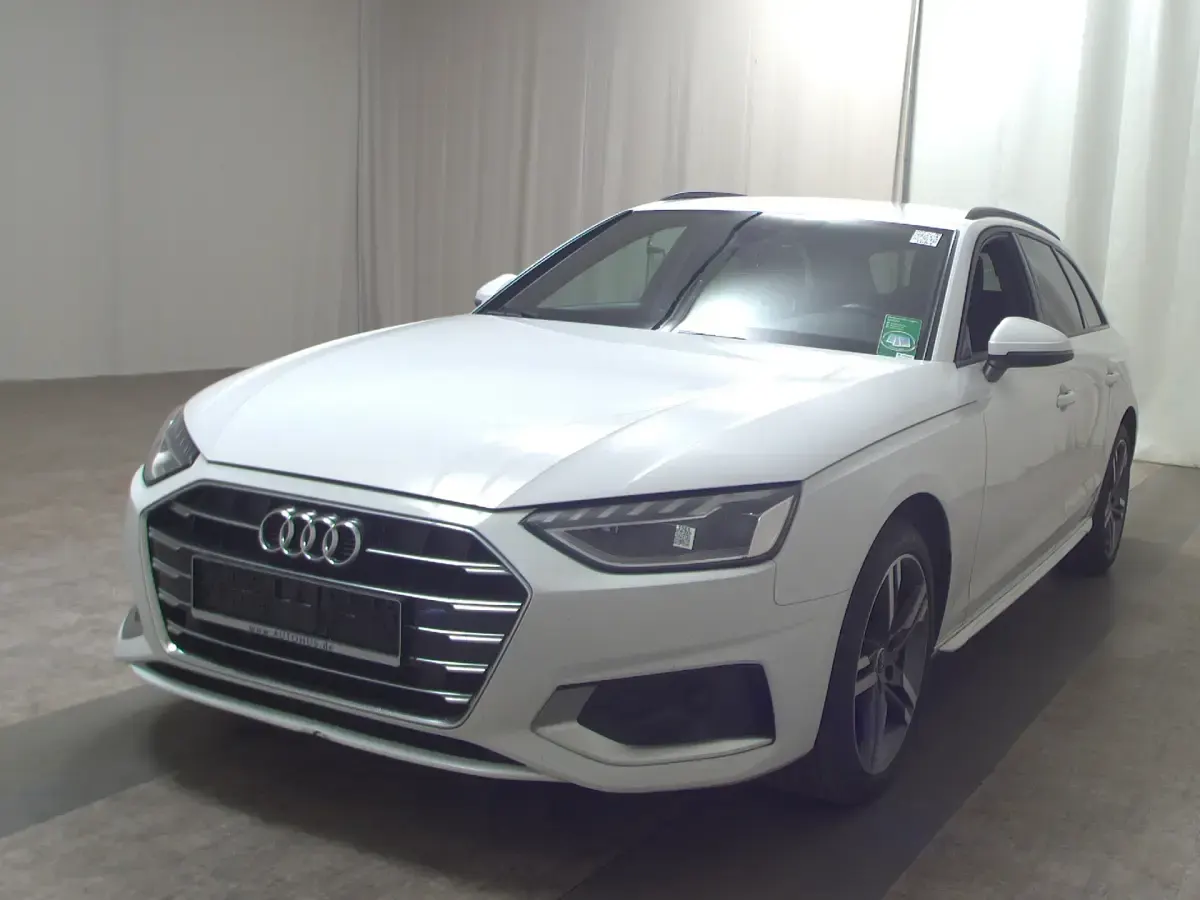 Gebraucht Audi A4 S-Line 204 PS (150 kW) 2023 Weiss Kombi