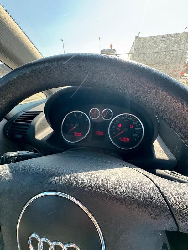 Gebraucht Audi A2 75 PS (55 kW) 2002 Silber Kleinwagen