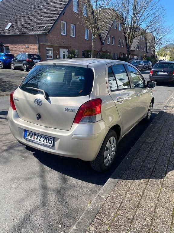 Gebraucht Toyota Yaris Sol 101 PS (74 kW) 2009 Gold Kleinwagen