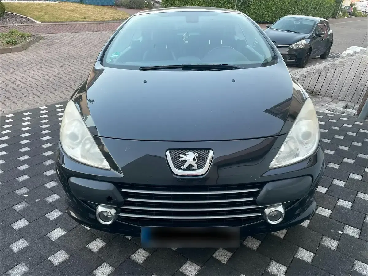 Gebraucht Peugeot 307 CC 140 PS (102 kW) 2008 Schwarz Cabrio