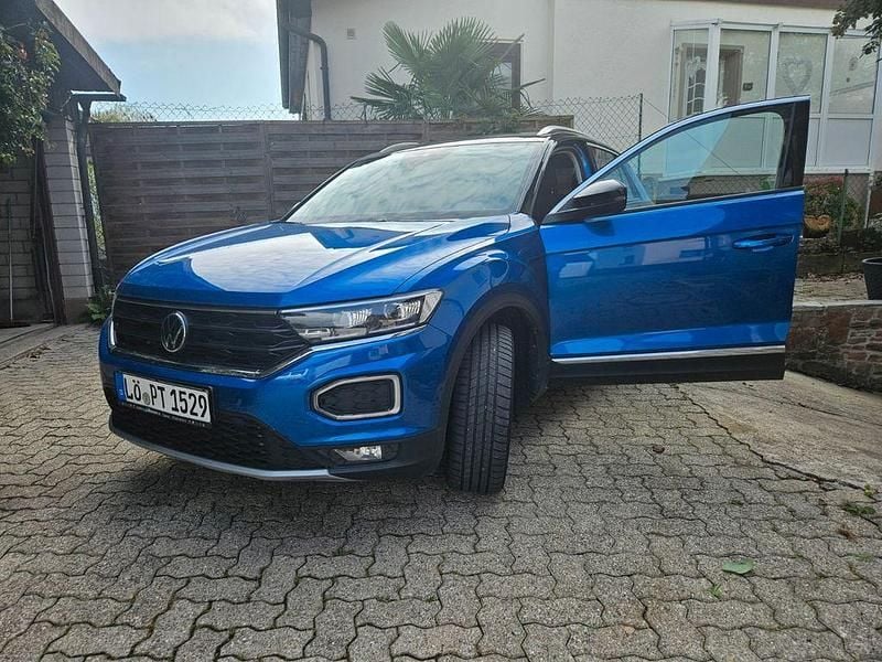 Blau Gebraucht 2021 VW T-Roc SUV | 24.400 € (Guter Preis) - Bild 1/4