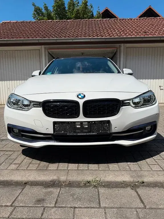 Gebraucht BMW 320 Sport Line 184 PS (135 kW) 2016 Weiß Kombi
