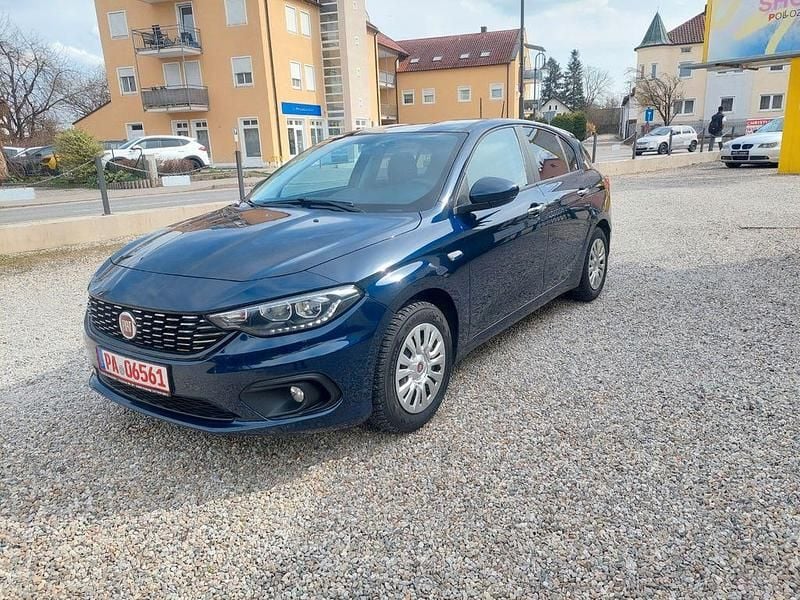 Gebraucht Fiat Tipo Easy 95 PS (69 kW) 2017 Blau Limousine