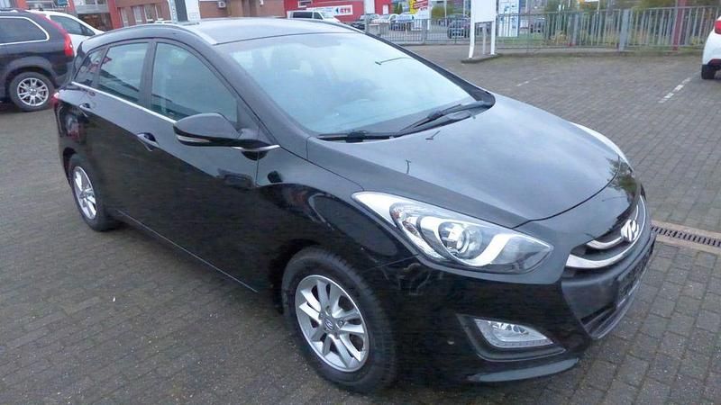 Schwarz Gebraucht 2014 Hyundai i30 Kombi | 6.490 € (Fairer Preis) - Bild 1/4