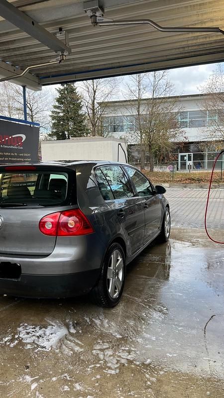 Gebraucht VW Golf V 102 PS (75 kW) 2004 Grau Kleinwagen