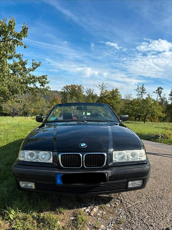 Gebraucht BMW 318 Cabriolet Basis 115 PS (84 kW) 1997 Schwarz Cabrio