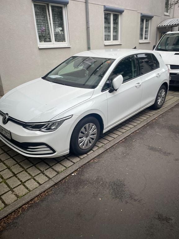 Weiß Gebraucht 2021 VW Golf VIII Limousine | 16.300 € (Superpreis) - Bild 1/4