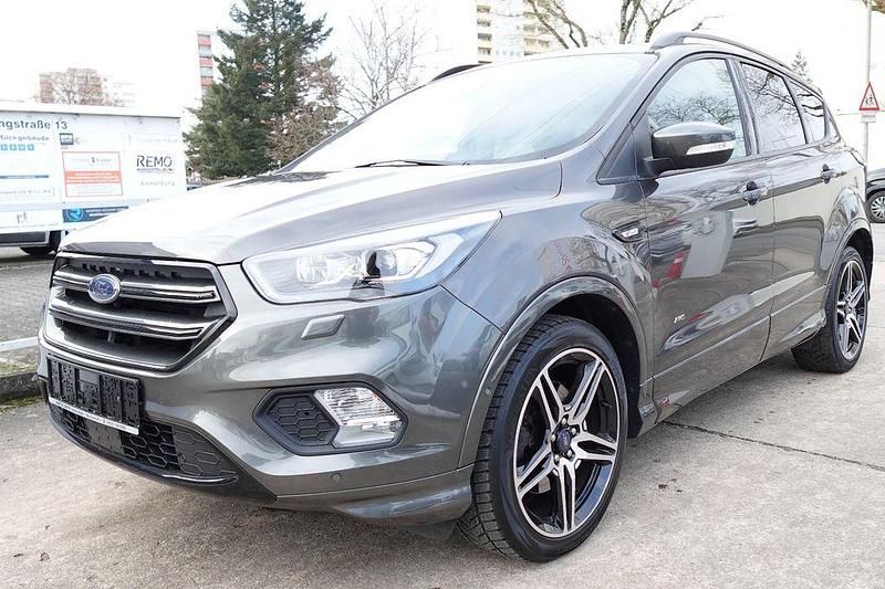 Usado Ford Kuga ST-Line 242 HP (177 kW) 2018 Cinzento SUV