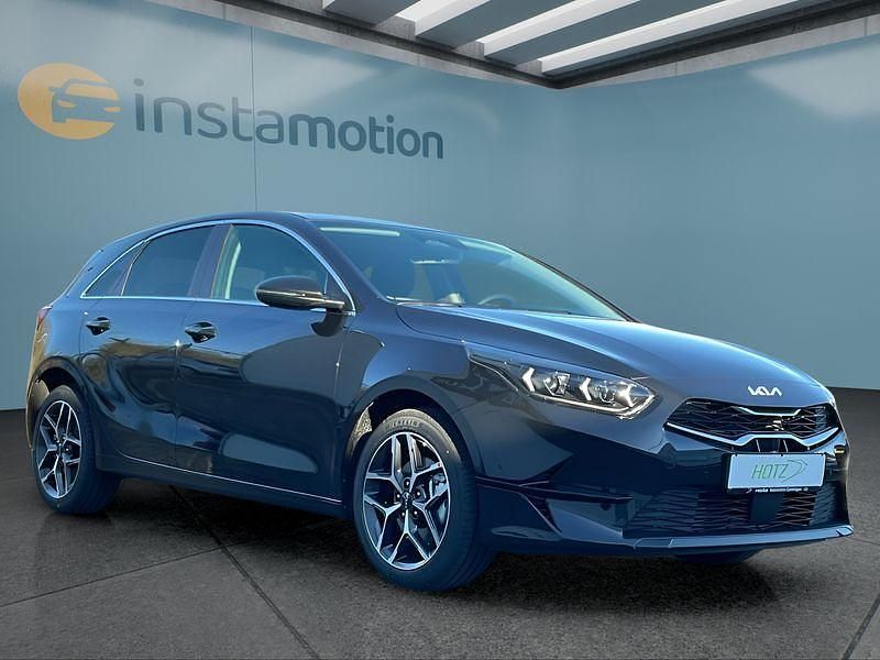 Neu Kia Ceed 140 PS (102 kW) 2025 Grau Kleinwagen