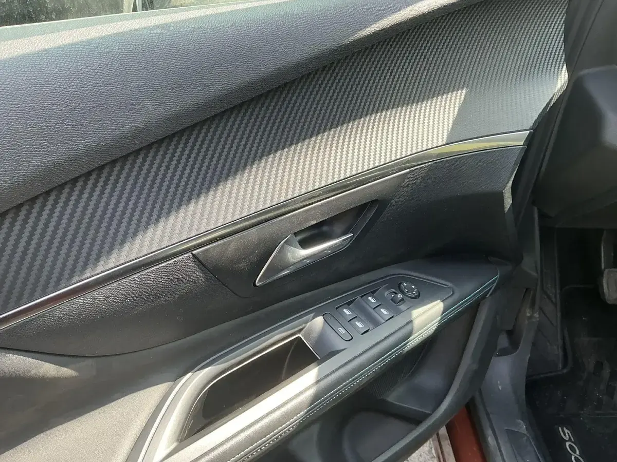 Gebraucht Peugeot 5008 Allure 131 PS (96 kW) 2023 Orange SUV