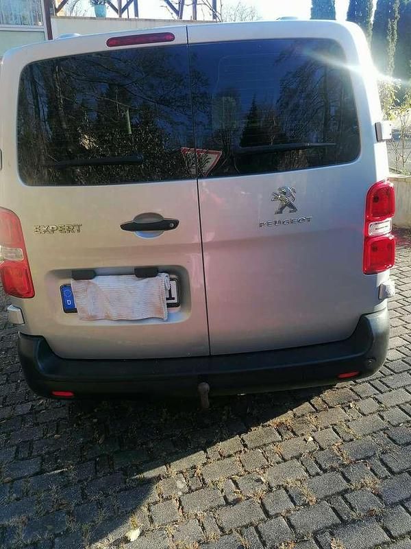 Gebraucht Peugeot Traveller Allure 116 PS (85 kW) 2017 Van / Kleinbus