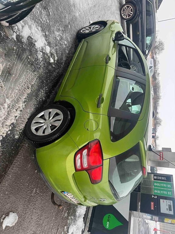 Gebraucht Citroën C3 Tendance 68 PS (50 kW) 2010 Grün Limousine