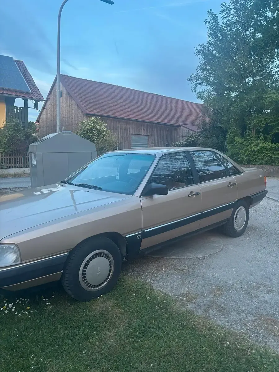 Gebraucht Audi 100 115 PS (84 kW) 1987 Gold Limousine