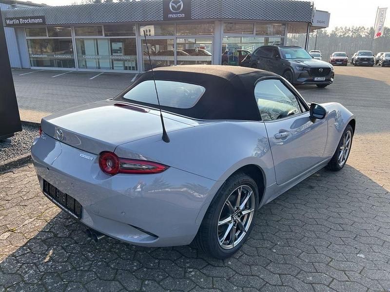 Neu Mazda MX5 Exclusive-Line 132 PS (97 kW) 2025 Grau Cabrio
