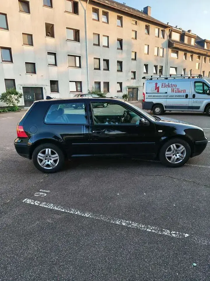 Gebraucht VW Golf IV Highline 101 PS (74 kW) 2000 Schwarz Limousine