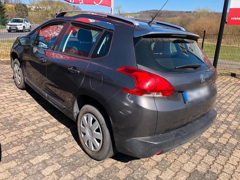 Grau Gebraucht 2015 Peugeot 2008 SUV | 6.499 € (Fairer Preis) - Bild 1/4