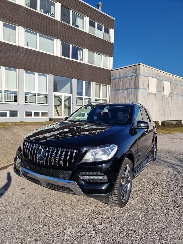 Gebraucht Mercedes ML350 258 PS (189 kW) 2013 Schwarz SUV