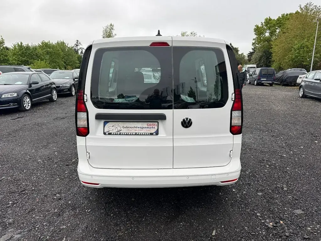 Gebraucht VW Caddy 102 PS (75 kW) 2023 Weiß Van / Kleinbus