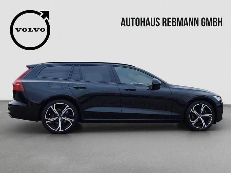 Gebraucht Volvo V60 Plus 197 PS (144 kW) 2025 Schwarz Kombi