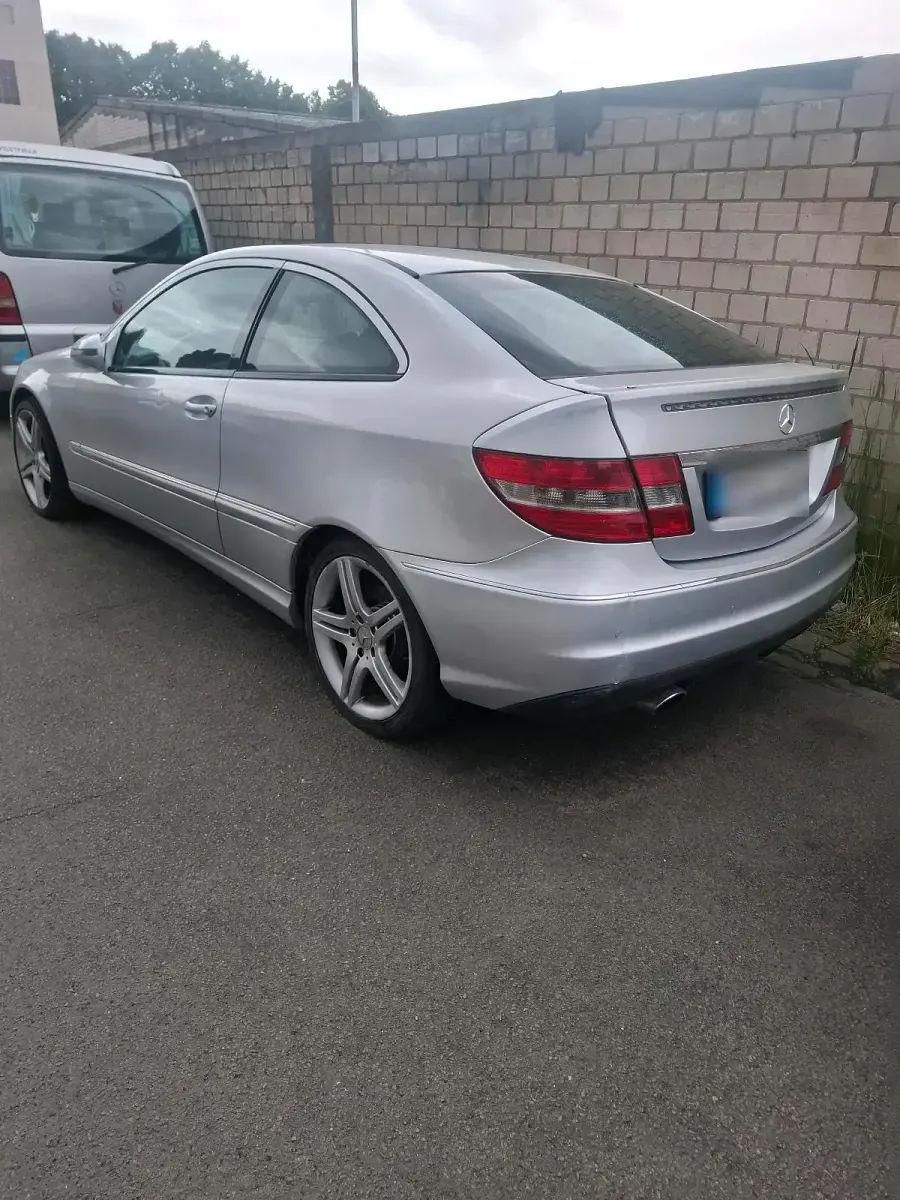 Gebraucht Mercedes CLC180 145 PS (106 kW) 2010 Weiß Kleinwagen