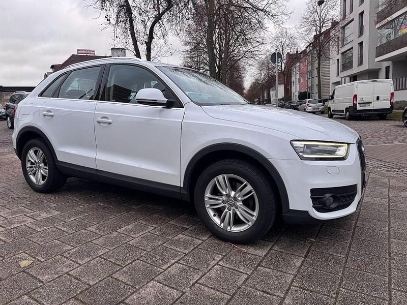 Gebraucht Audi Q3 Sport 140 PS (102 kW) 2011 Gletscherweiss metallic SUV