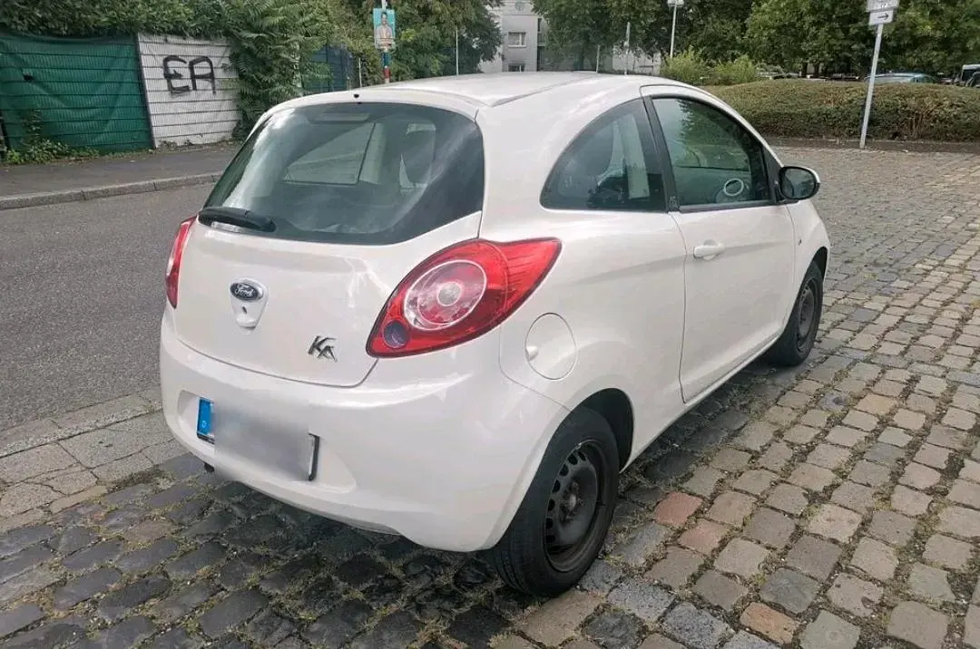 Gebraucht Ford Ka 69 PS (50 kW) 2013 Weiß Kleinwagen